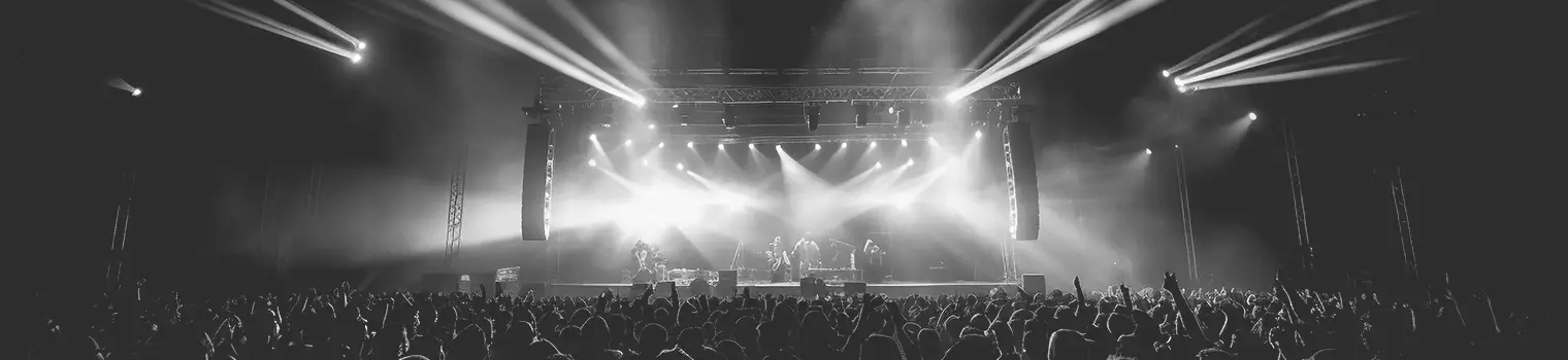 Konzertbühne mit Lichtshow