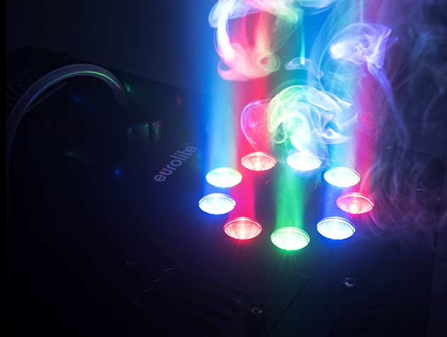 EUROLITE NSF-100 LED DMX Hybrid Spray Fogger Effektbild