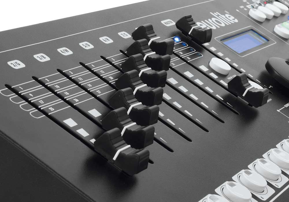 EUROLITE DMX Move Controller 512 PRO Nahaufnahme Fader